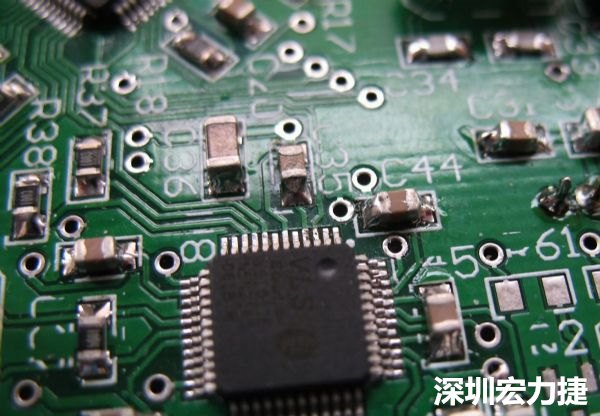 音訊電路訊號品質(zhì)，是影響操作體驗的關(guān)鍵，電路布局要特別注意。